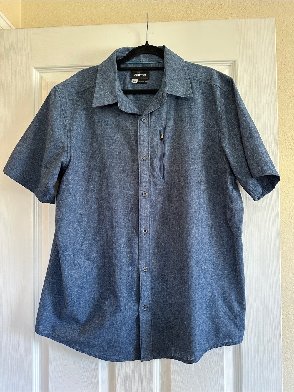 Marmot Short-Sleeve Button-Down Shirt in Heather Blue